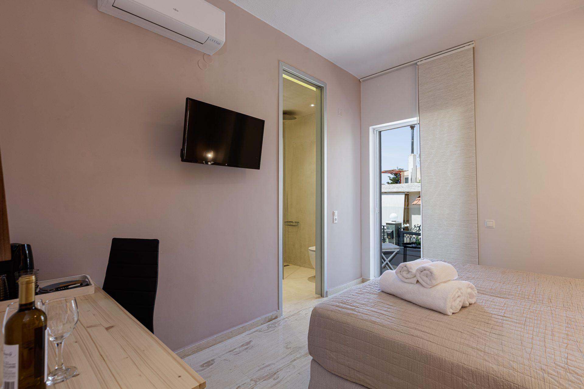 Ophrys Room at Spilgaia Apartments in Spili, Crete